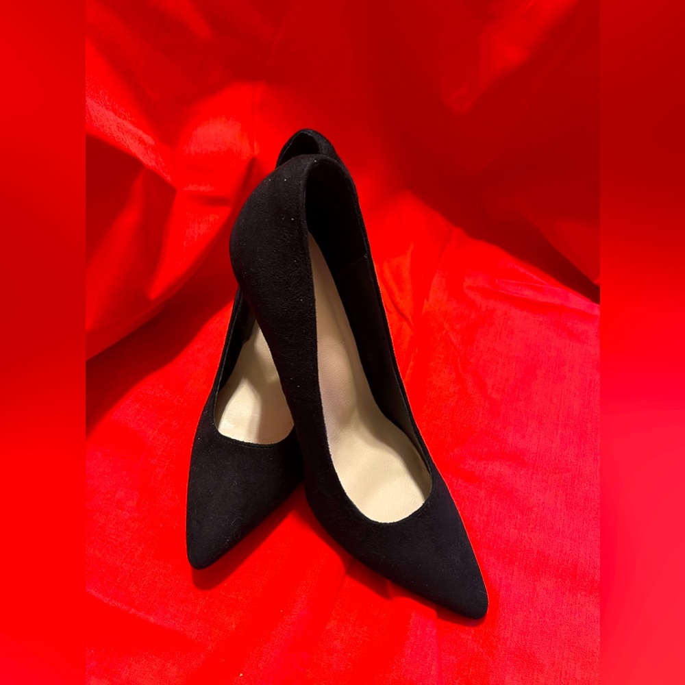 Shein, size 8, black, suede like, pointed toe heel